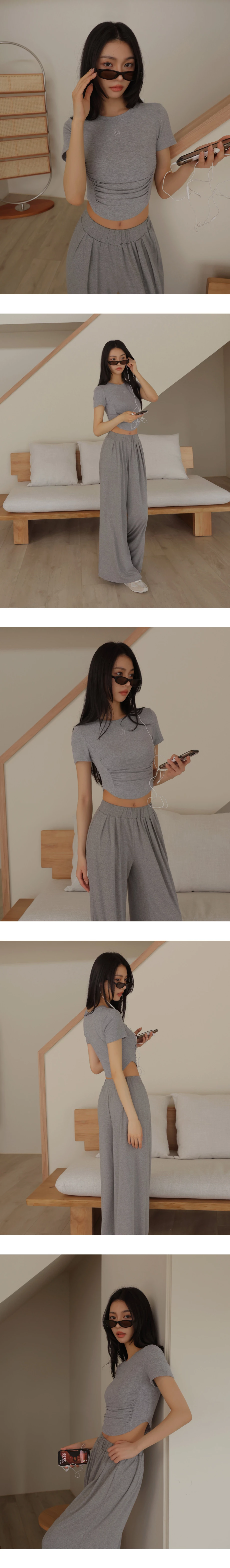 LOGO刺繡圓領公主線剪裁抓皺短袖短版TEE