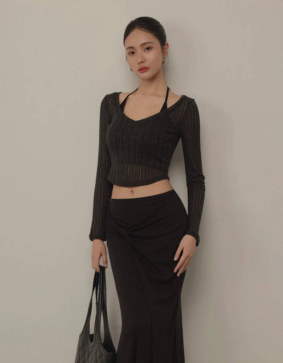 V領微透膚條紋長袖短版上衣