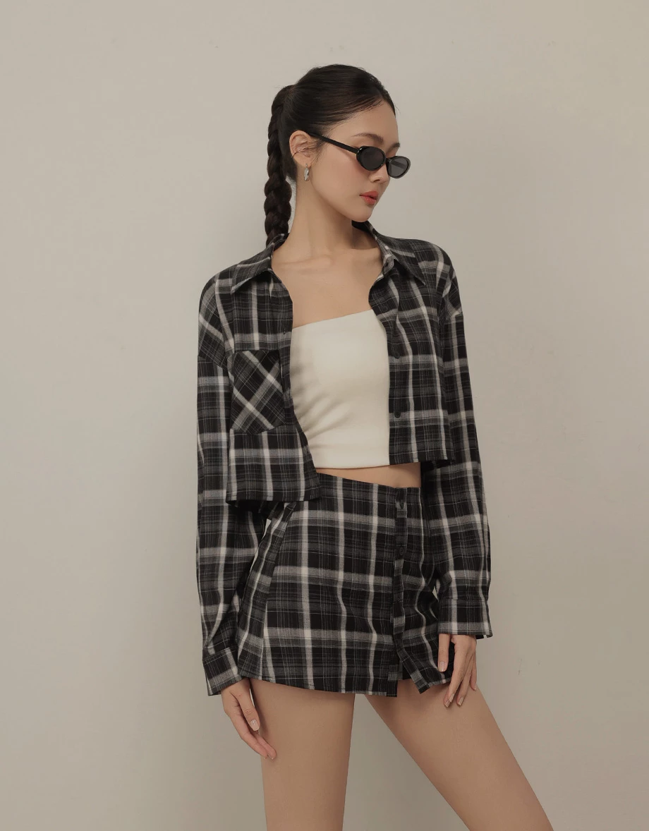 Cropped Plaid Print Drop Shoulder Button Up Shirt Blouse