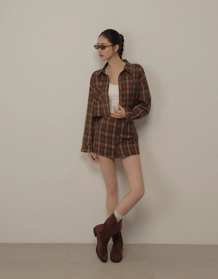 Cropped Plaid Print Drop Shoulder Button Up Shirt Blouse