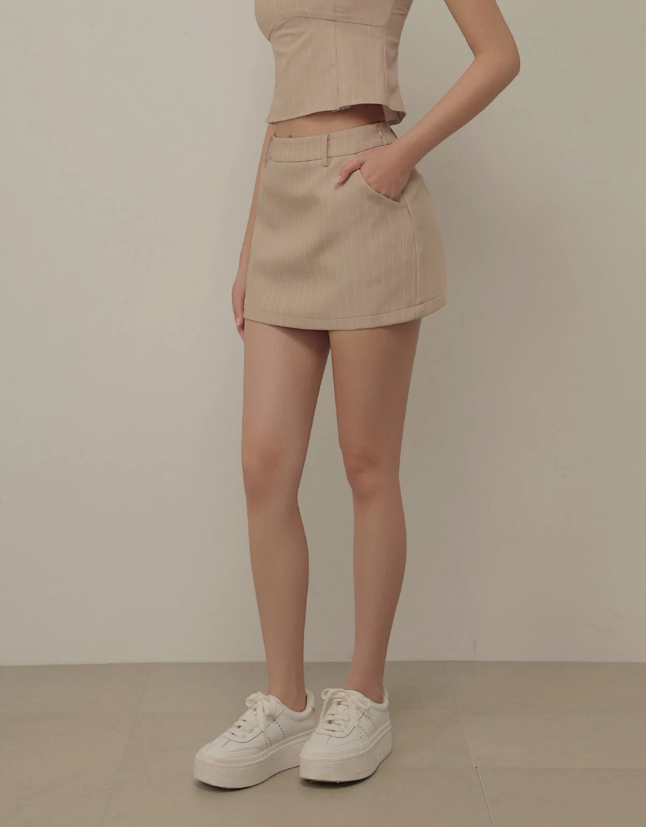 中低腰直條紋修身西裝短裙