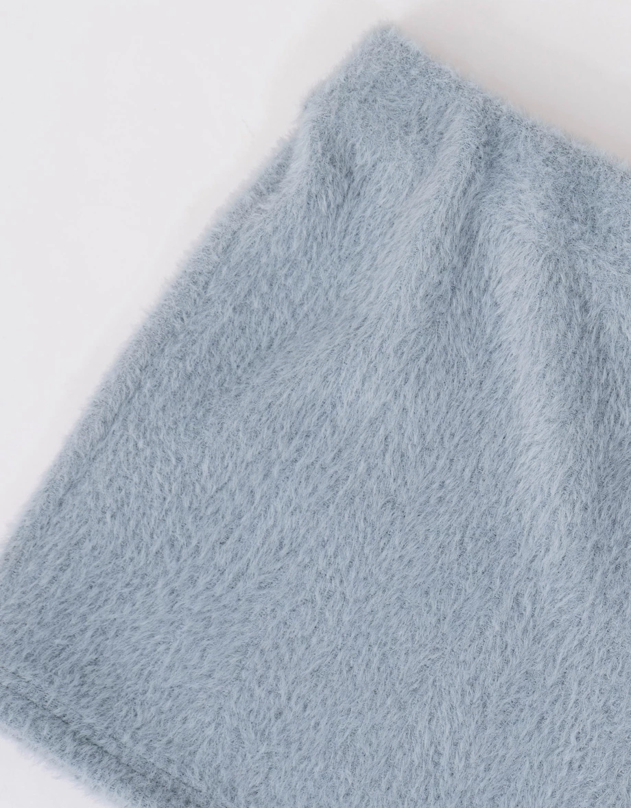 鬆緊腰合身絨毛短褲