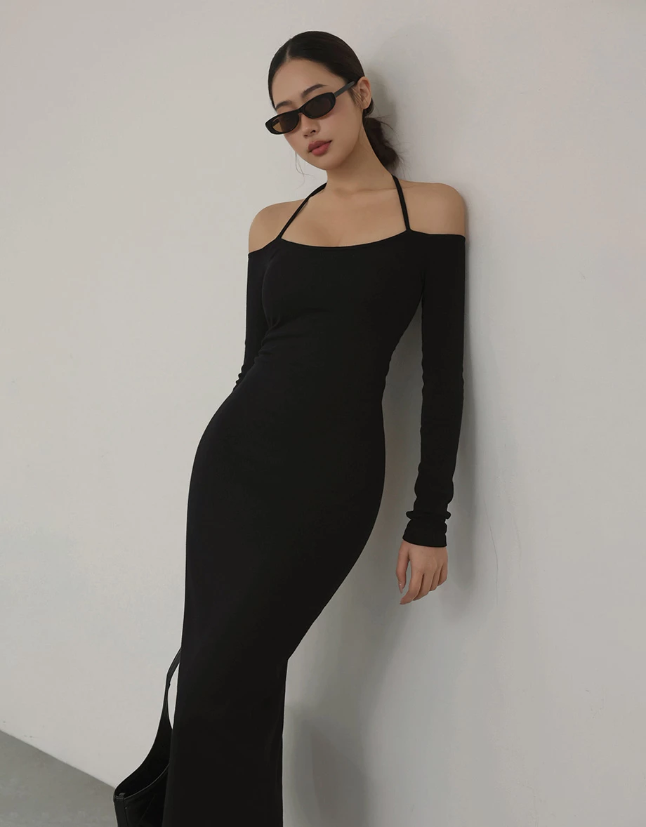 2 Way Off Shoulder Tie Front Cut Out Side Ruched Padded Maxi Dress