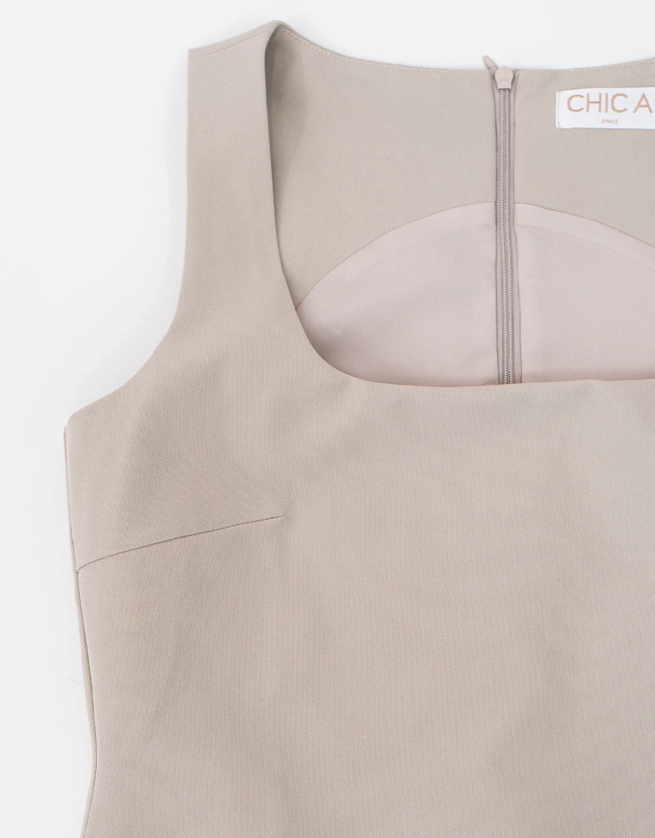 方領寬肩帶合身A字西裝短洋裝