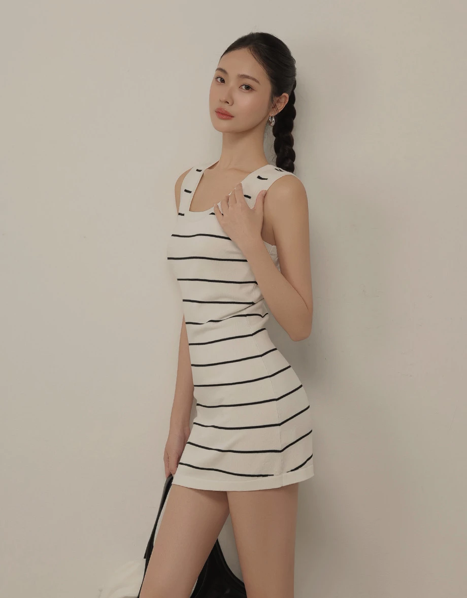 U領撞色條紋背心短洋裝