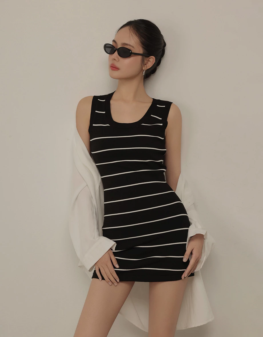 U領撞色條紋背心短洋裝