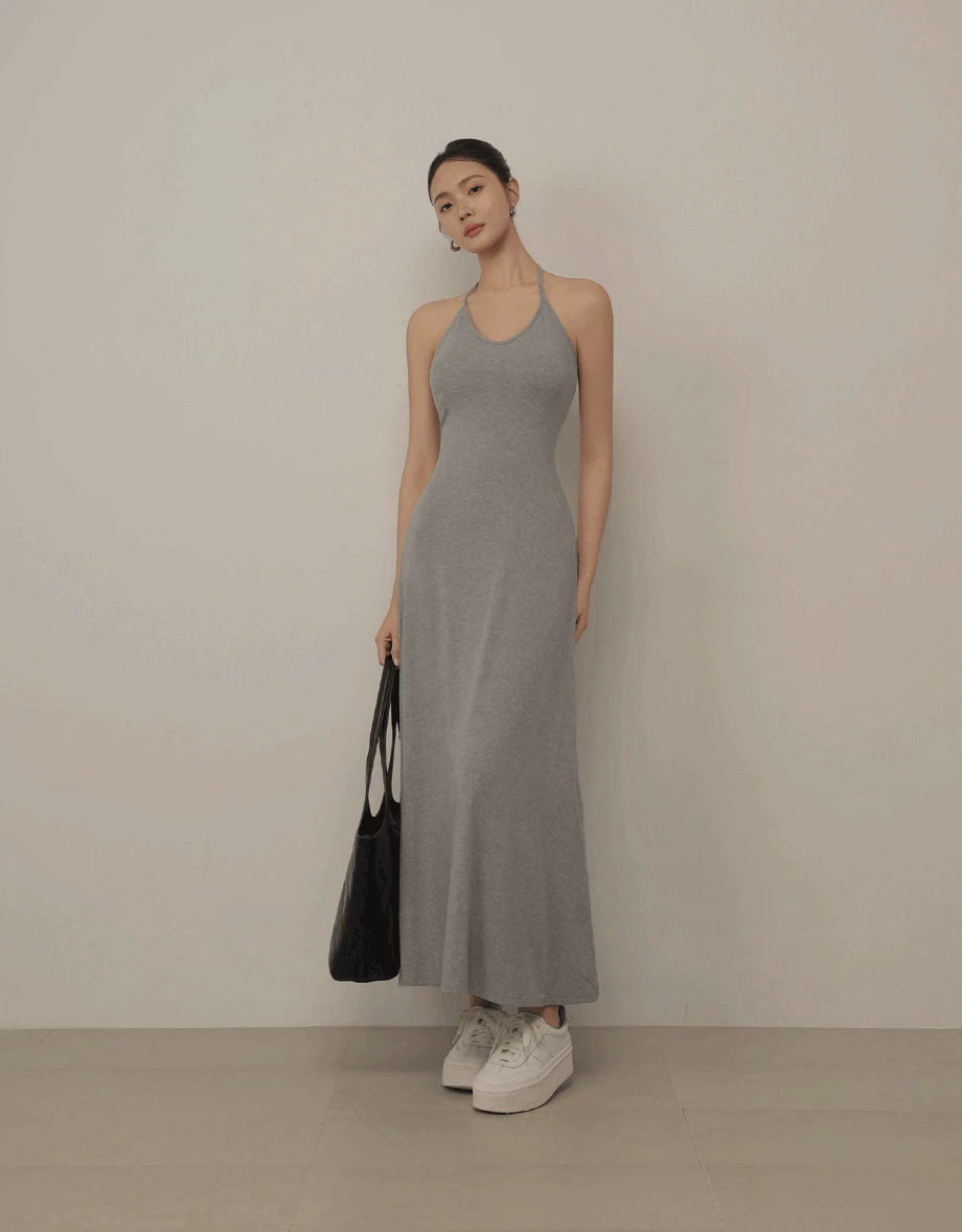 圓V領繞頸肩帶合身傘擺BRA長洋裝