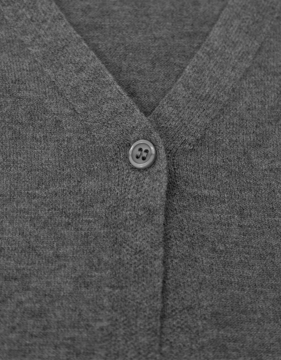 V Neck Halter Crop Vest Top and Long Sleeve Buttoned Knit Cardigan Set Wear