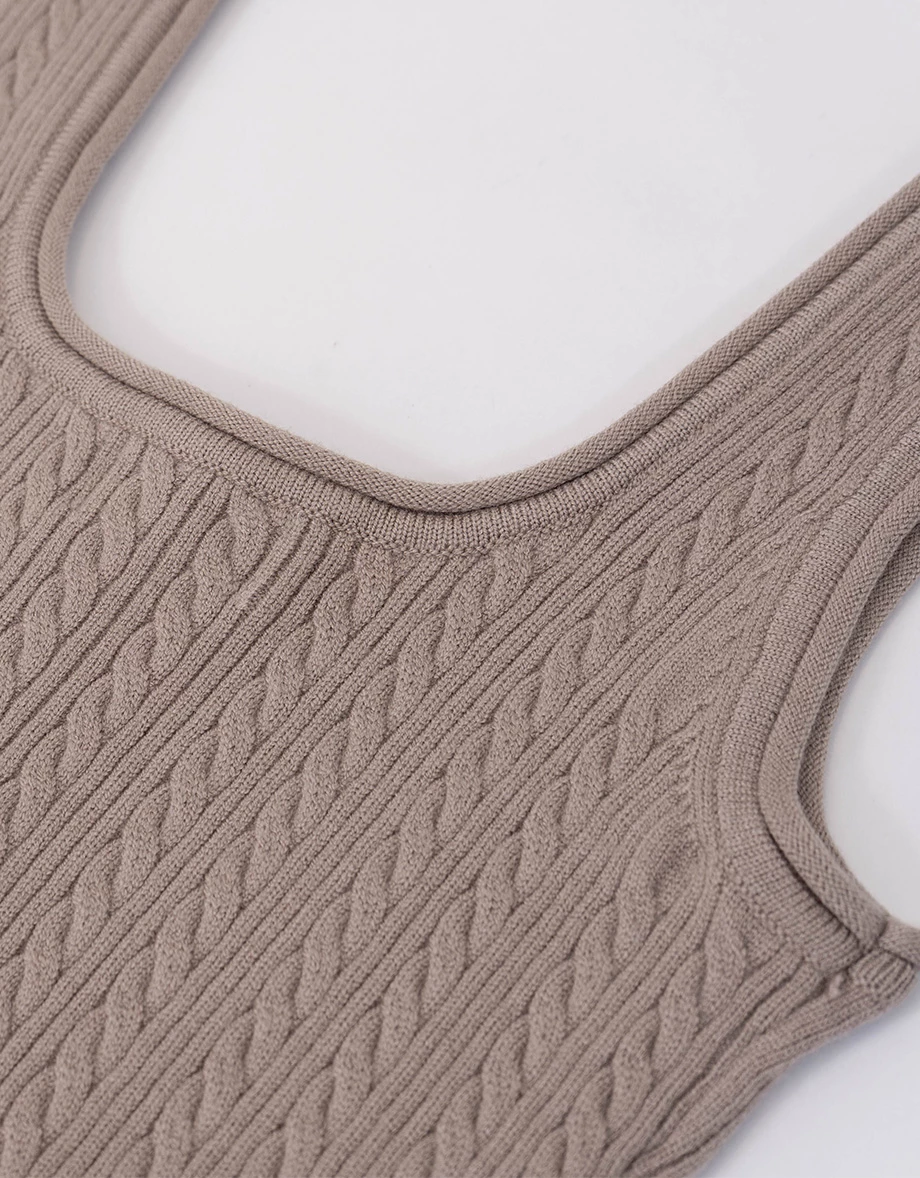 方領排扣半開襟短版麻花針織背心 方領排扣半開襟短版麻花針織背心