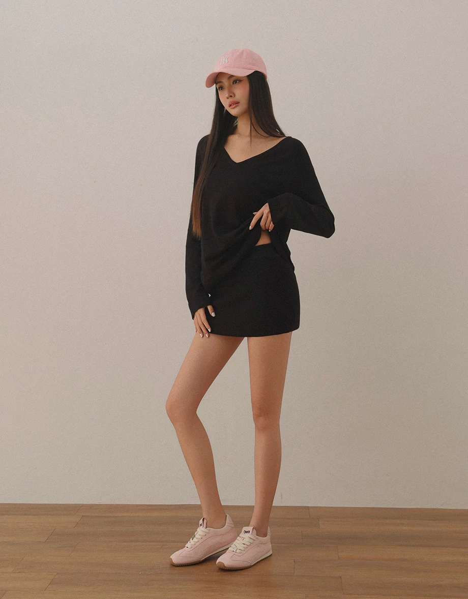 Deep V Neck Relaxed Fit Long Sleeve Knit Top