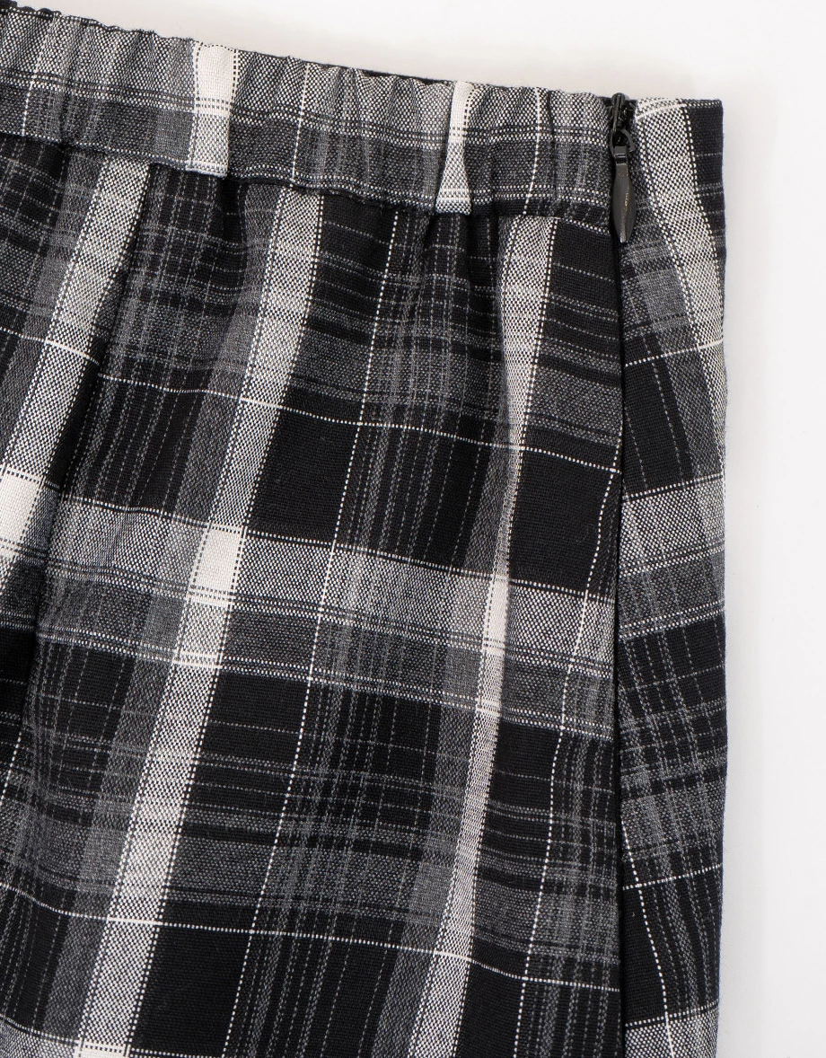 中腰格紋排扣修身短褲裙