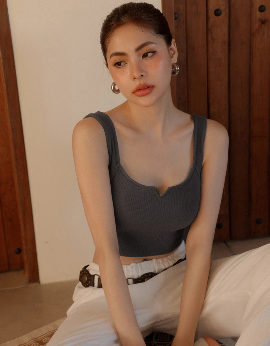 Front V Notch Ribbed Knit Wide Strap Cropped Padded Bra Top