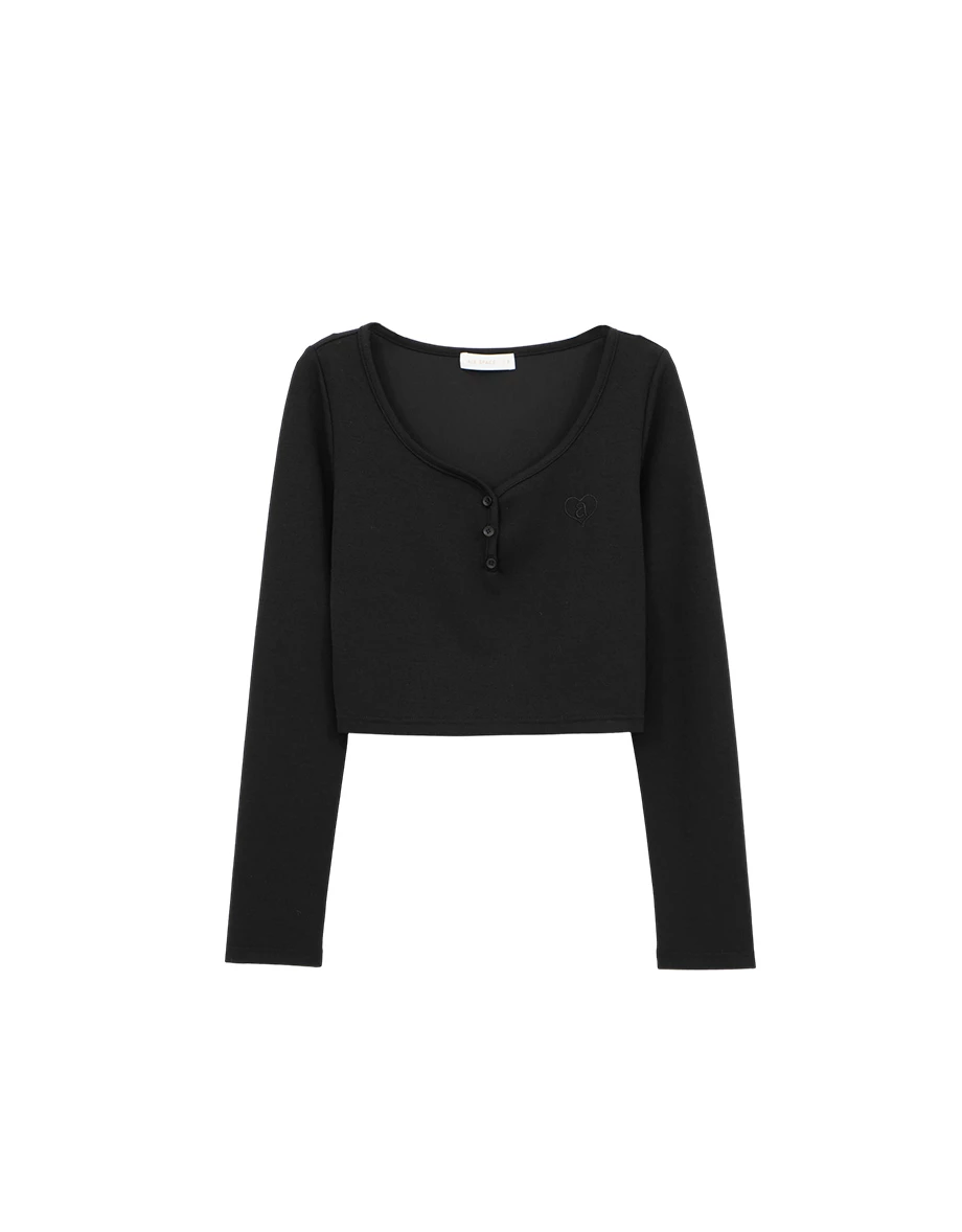 【柔霧砂洗莫代爾】愛心刺繡U領排扣長袖短版上衣 【柔霧砂洗莫代爾】愛心刺繡U領排扣長袖短版上衣