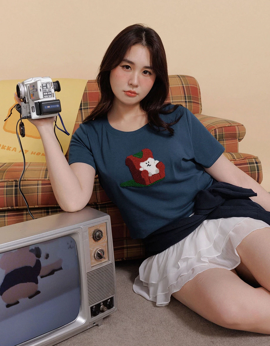 【DINOTAENG】毛巾繡圖案圓領短袖短版TEE