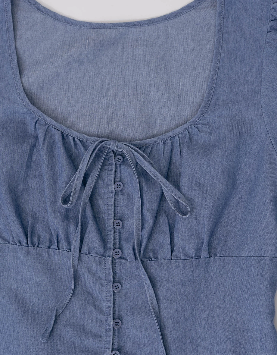 方領抓皺綁帶澎袖短版水洗牛仔上衣