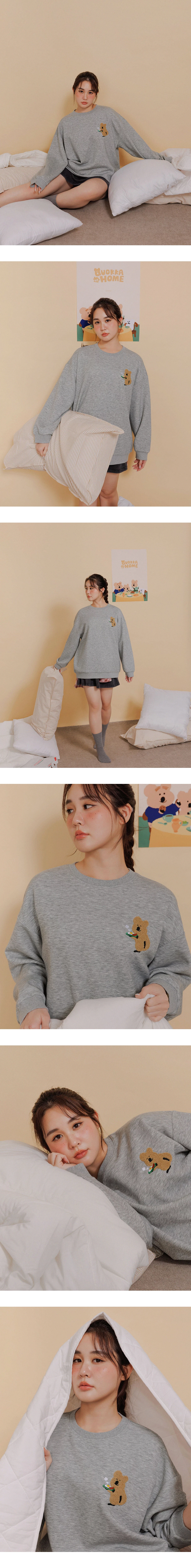 【DINOTAENG】毛巾繡小圖圓領長袖空氣棉寬版大學 TEE 【DINOTAENG】毛巾繡小圖圓領長袖空氣棉寬版大學 TEE