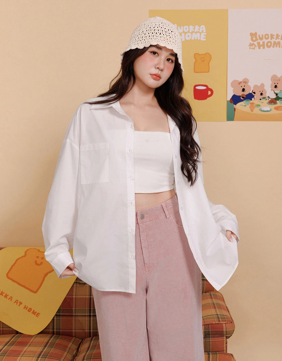 【DINOTAENG】美背印花單口袋長袖寬版襯衫 【DINOTAENG】美背印花單口袋長袖寬版襯衫