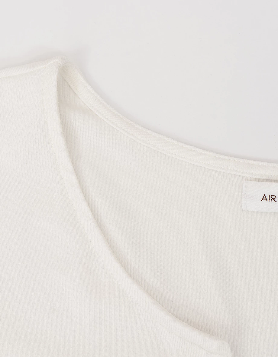 【冰肌涼感】V型開領短版短袖上衣