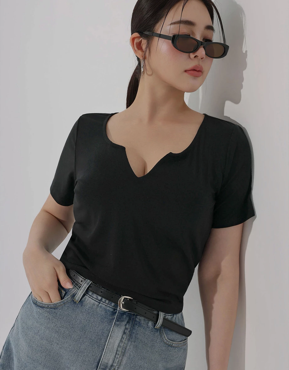 【冰肌涼感】V型開領短版短袖上衣