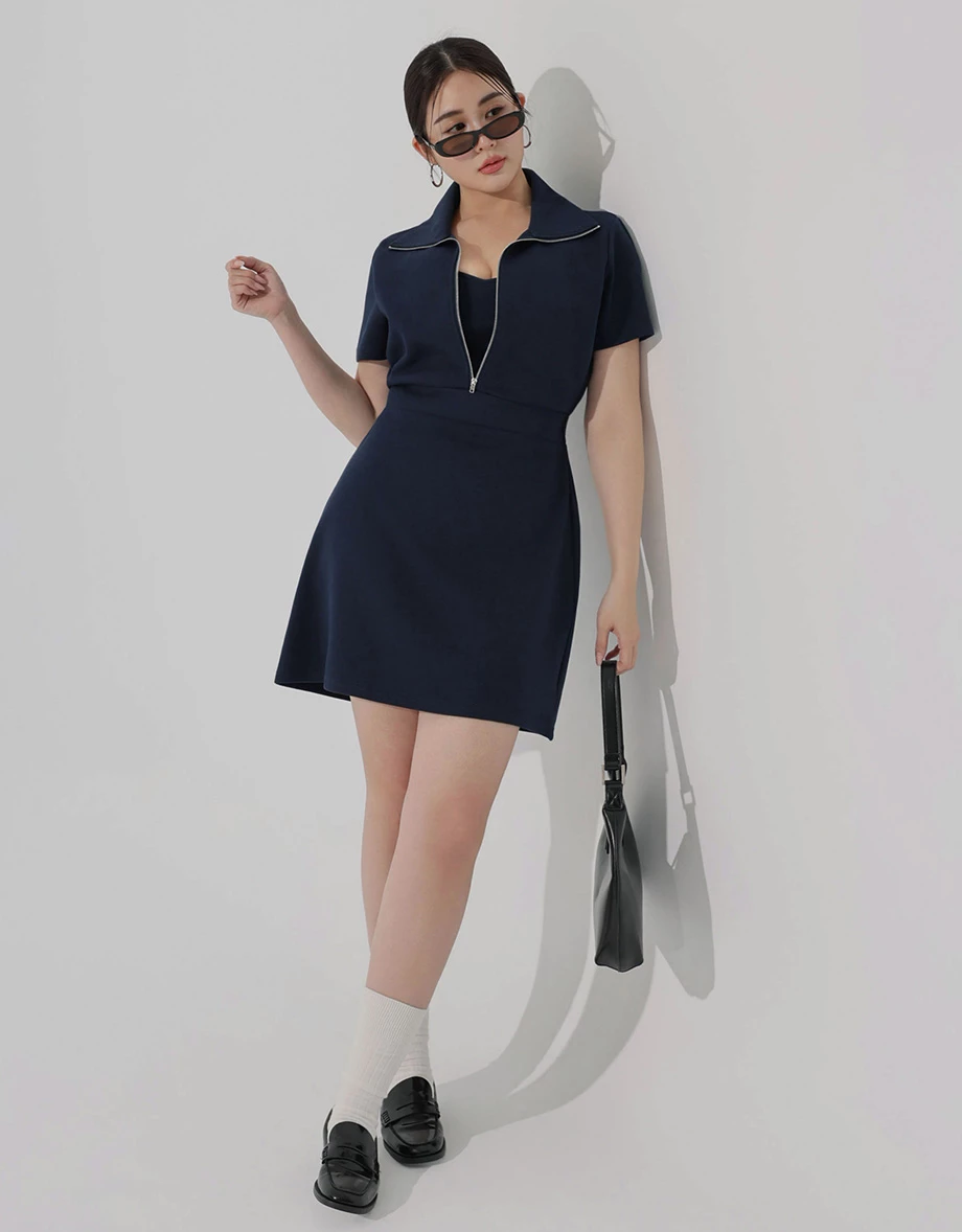 假兩件翻領拉鍊半開襟短袖收腰短洋裝 假兩件翻領拉鍊半開襟短袖收腰短洋裝