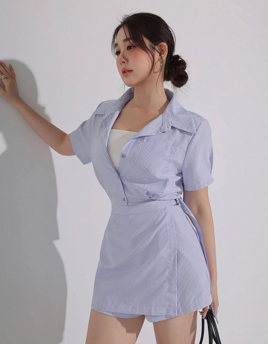 後交叉腰部鏤空短袖排扣襯衫式條紋連身短褲