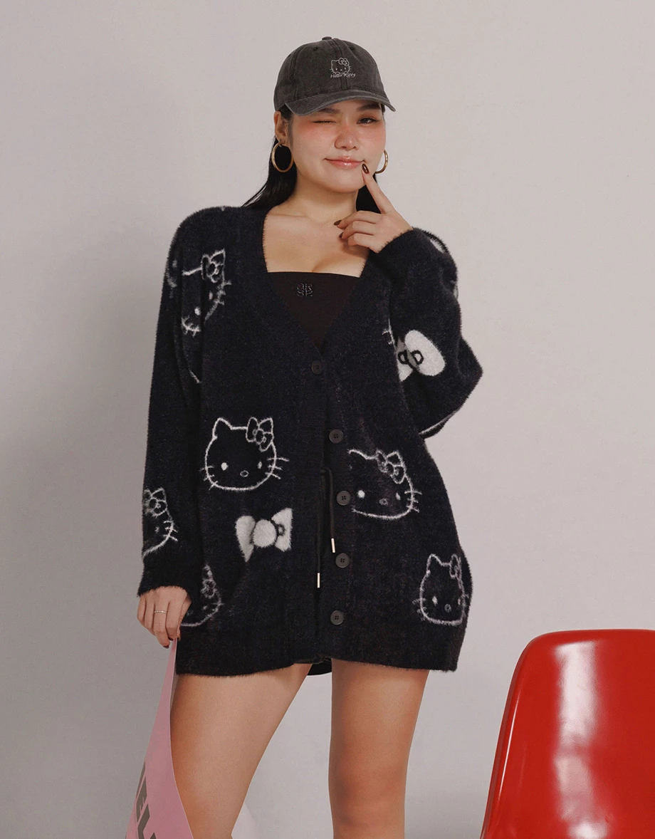 【Hello Kitty Collaboration】All Over Print Jacquard V Neck Fuzzy Knit Cardigan