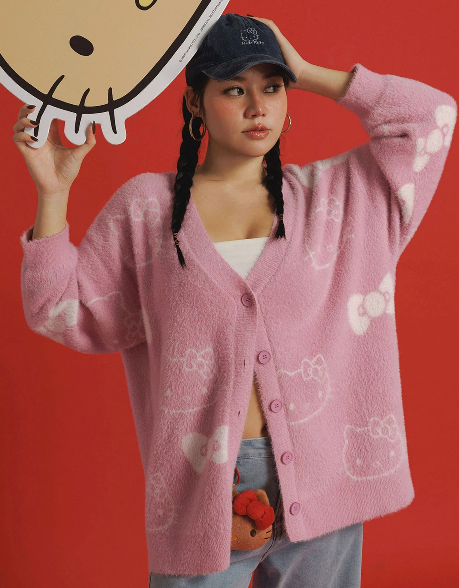 【Hello Kitty Collaboration】All Over Print Jacquard V Neck Fuzzy Knit Cardigan