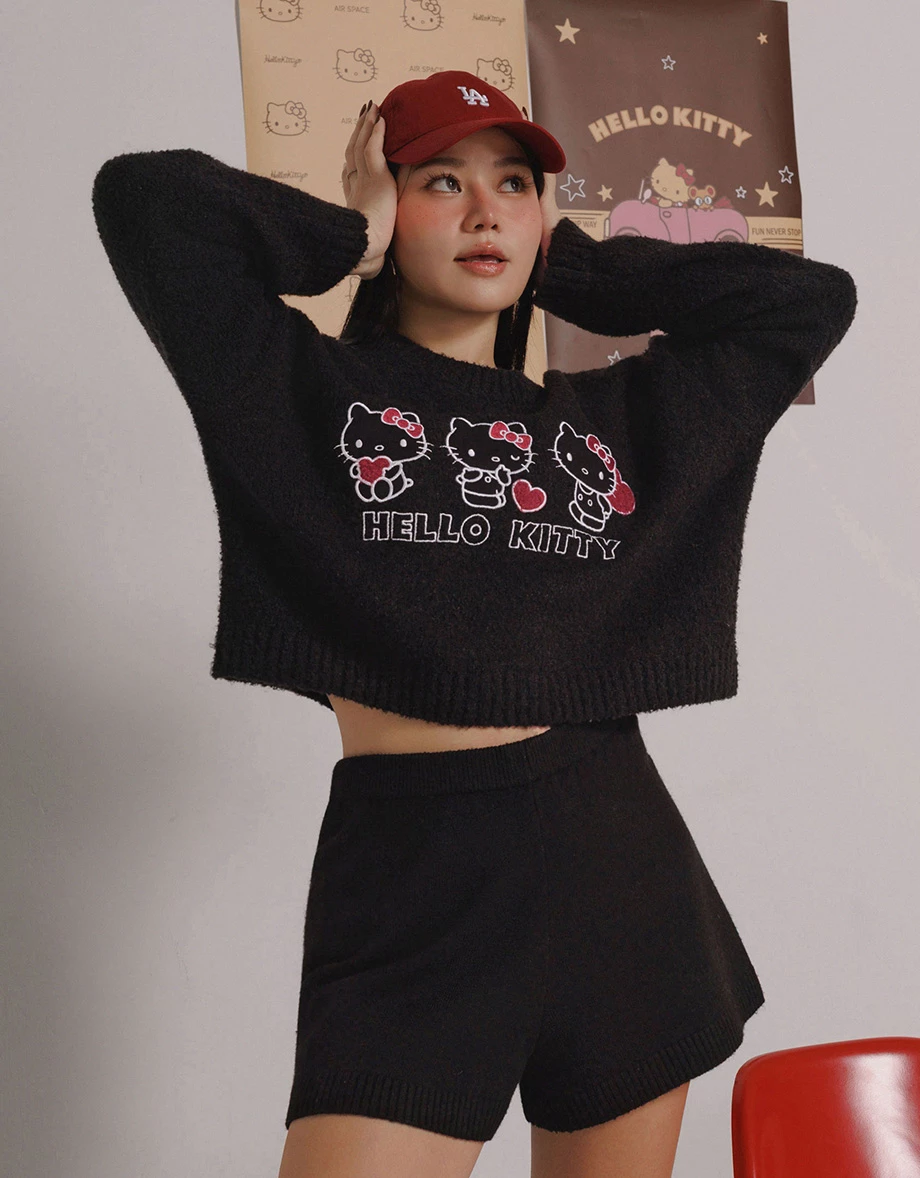 【Hello Kitty Collaboration】Appliqué Patch Long Sleeve Crop Sweater