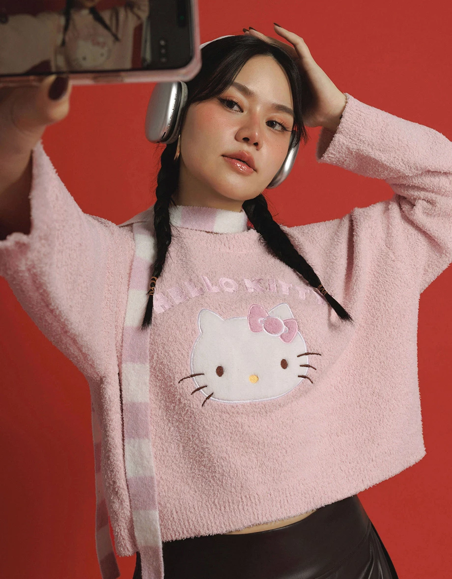 【Hello Kitty Collaboration】Appliqué Patch Oversized Plush Sweater