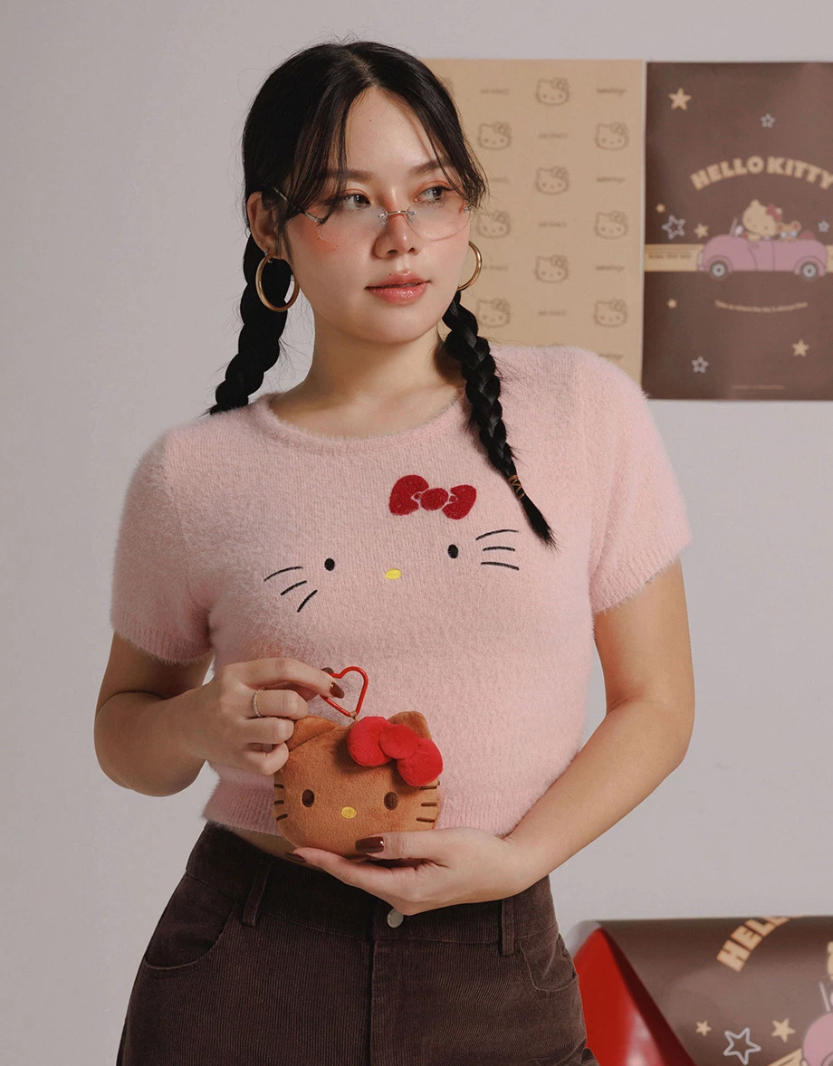 【Hello Kitty Collaboration】Fluffy Knit Short Sleeve Crop Top