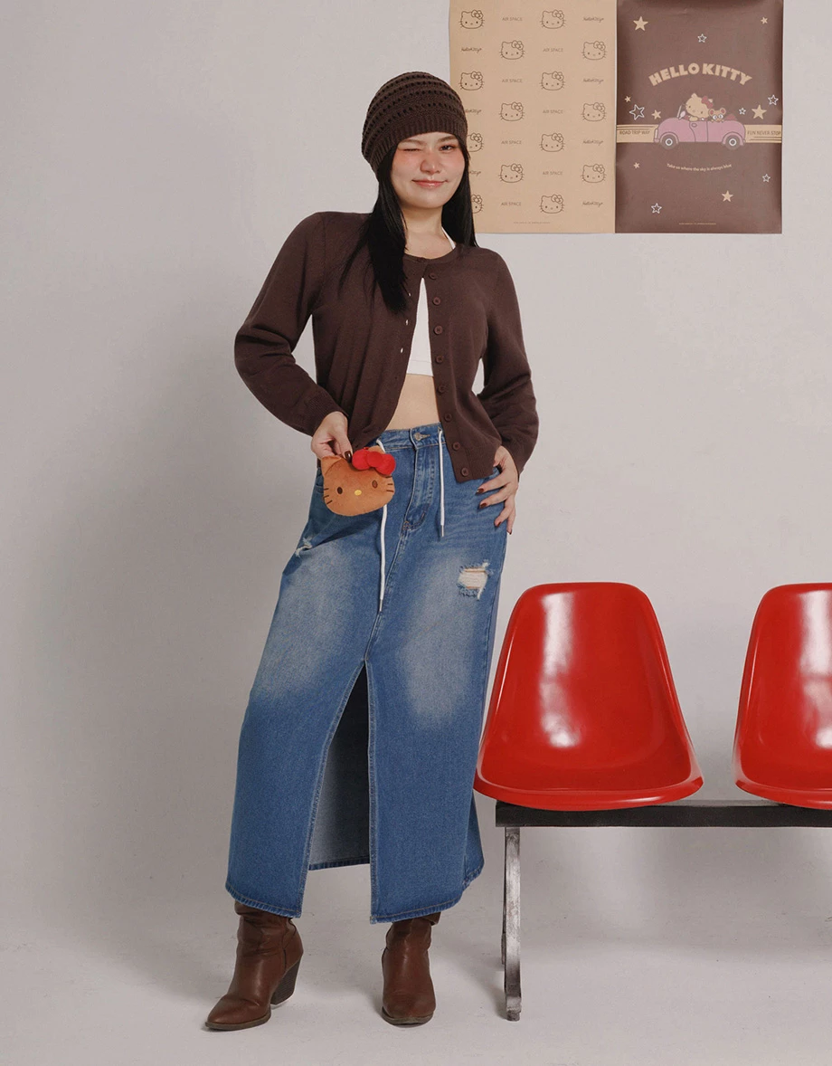 【Hello Kitty Collaboration】Back Jacquard Button Front Knit Cardigan