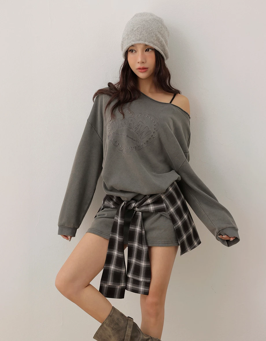 Distressed Raw Edge Heart Embossed Long Sleeve Sweatshirt