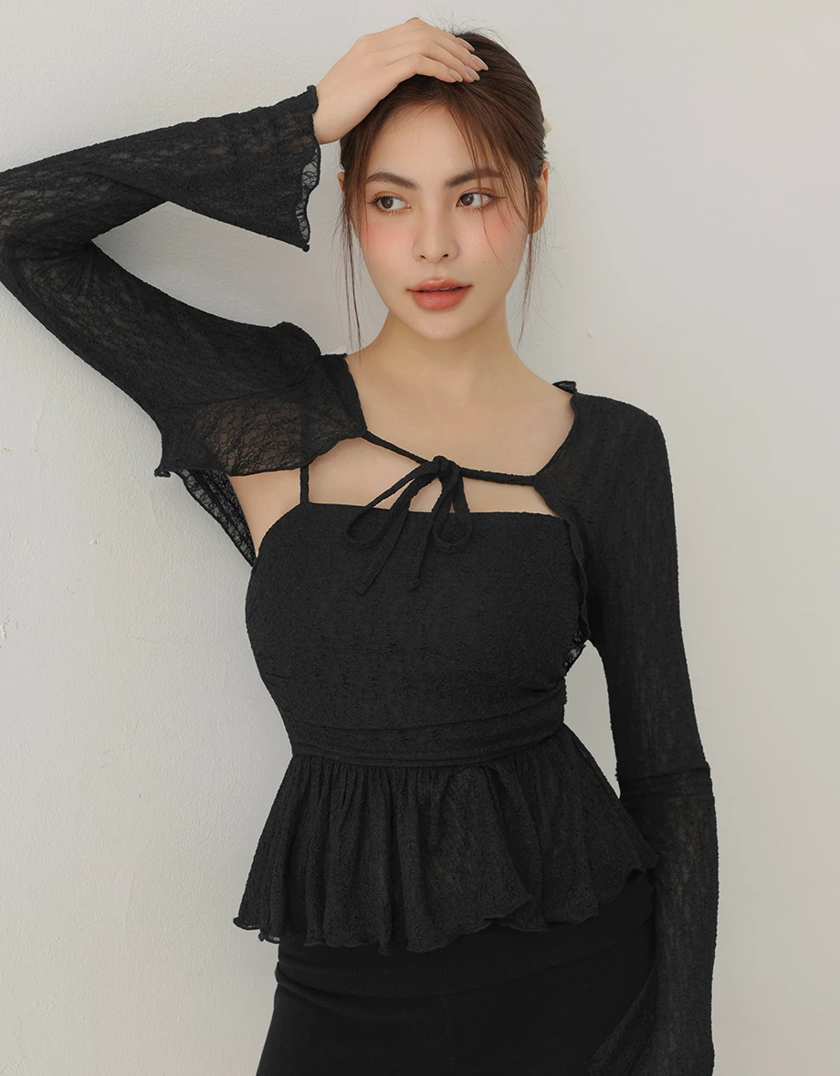 綁帶開襟木耳邊長袖蕾絲罩衫荷葉下擺細肩帶背心套裝(附胸墊)