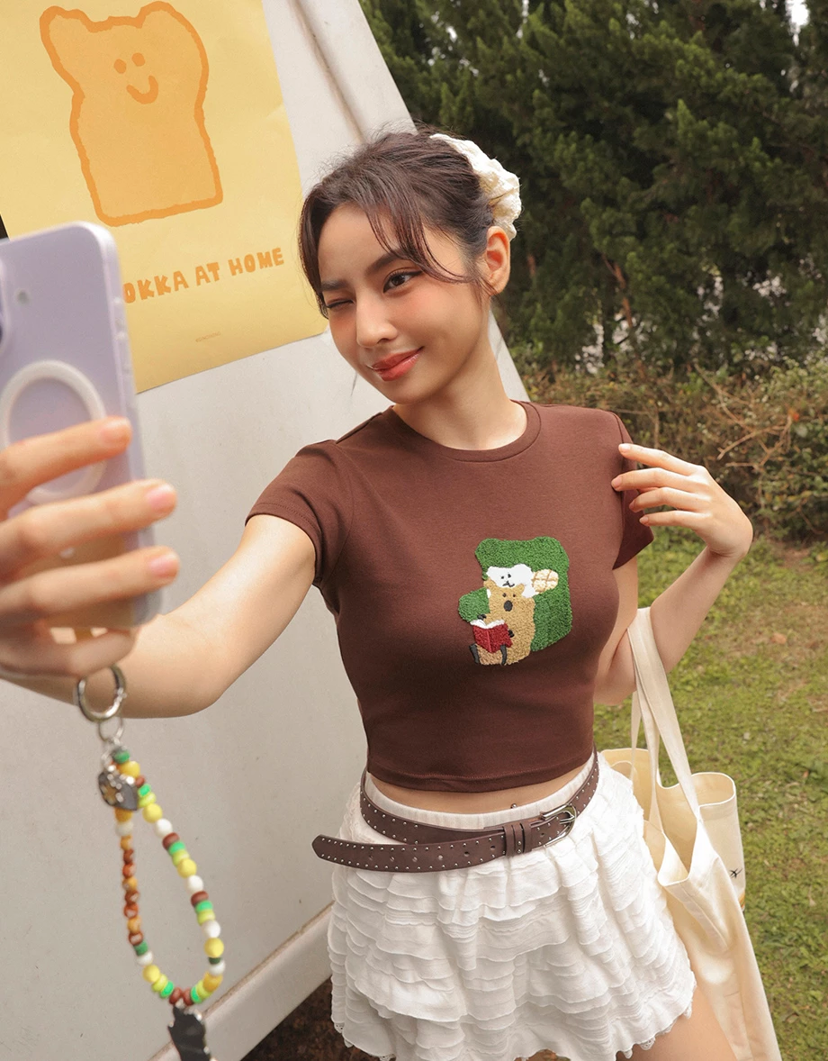 【DINOTAENG】毛巾繡圖案圓領短袖短版TEE