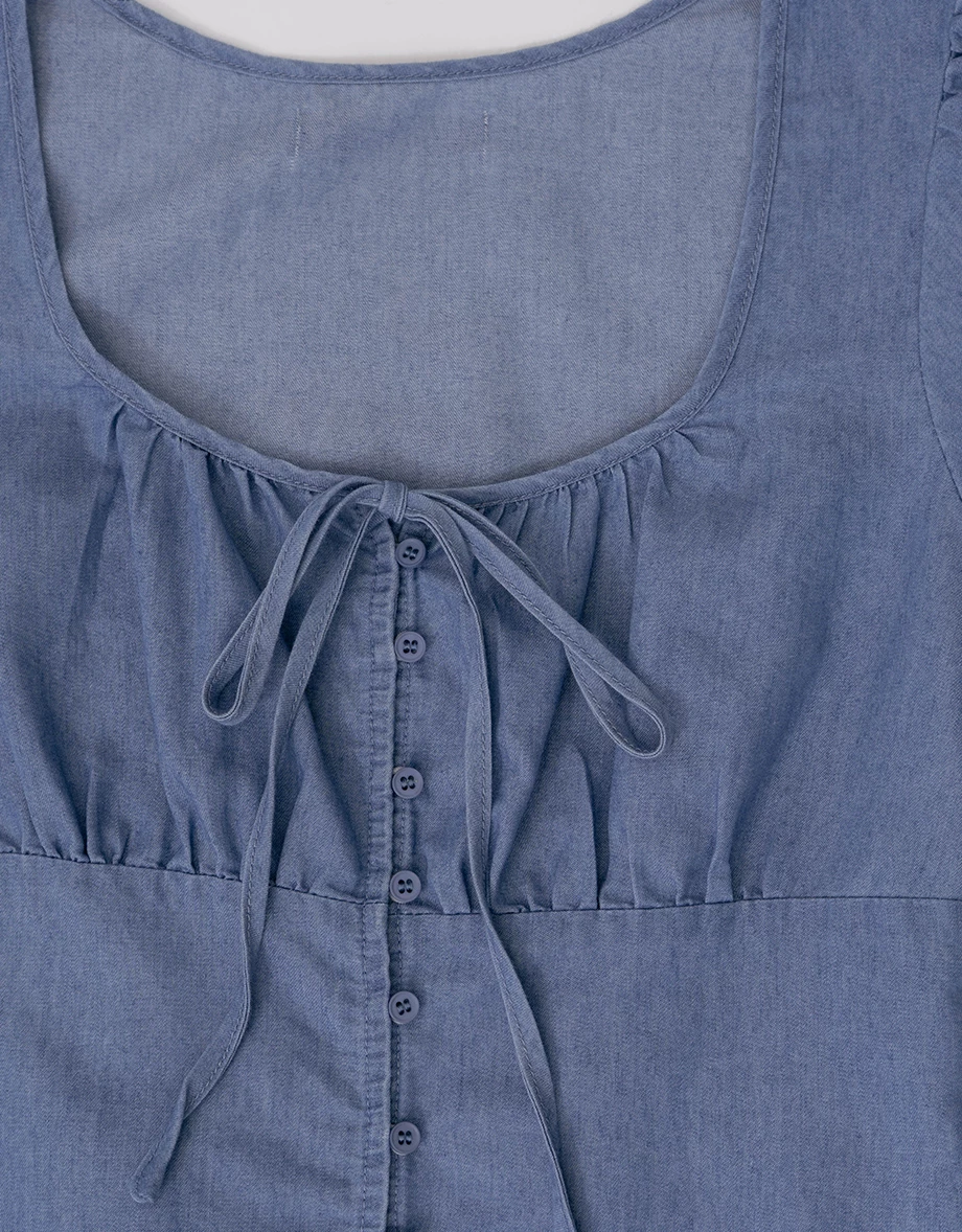 方領抓皺綁帶澎袖短版水洗牛仔上衣