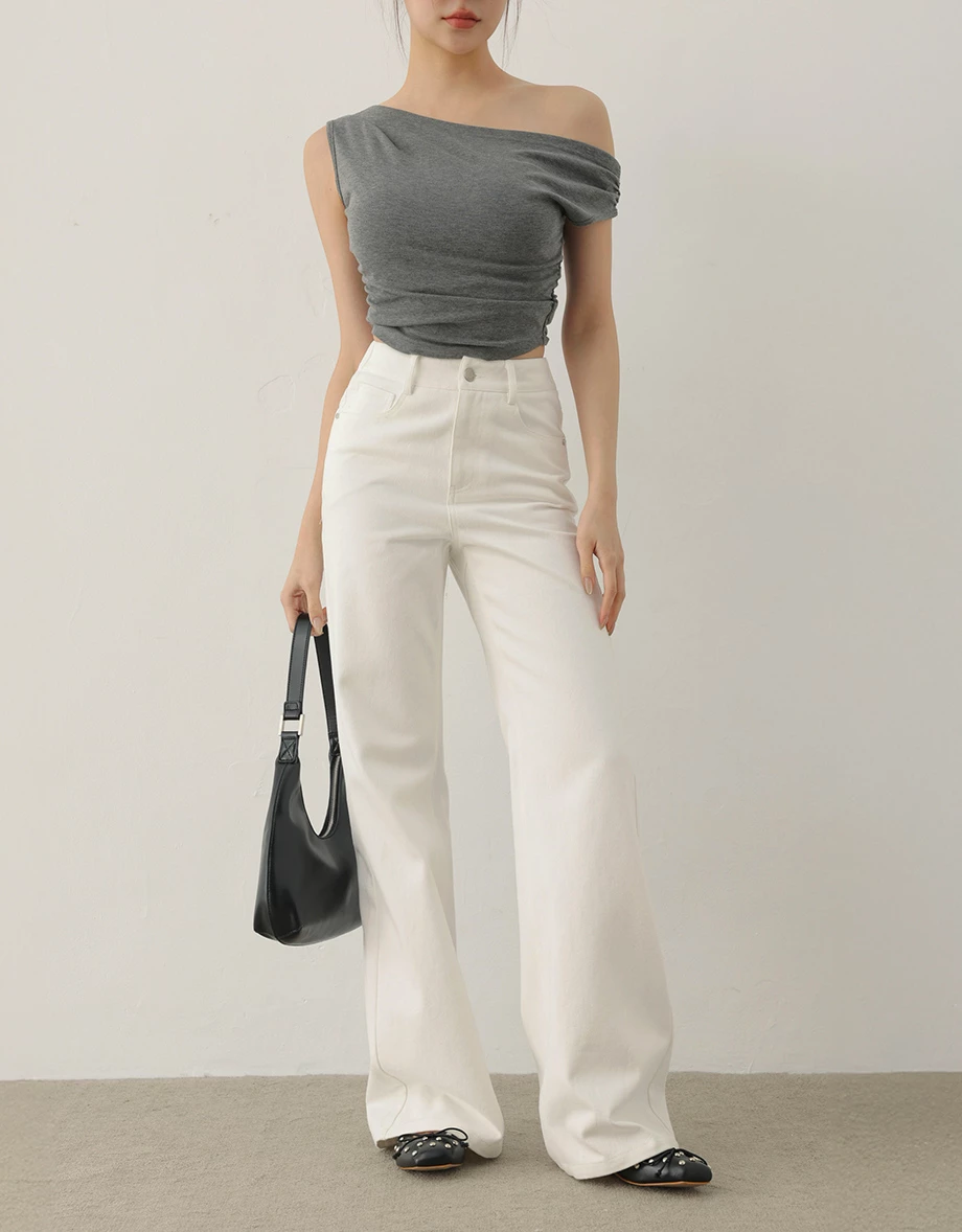 白色修身喇叭牛仔褲