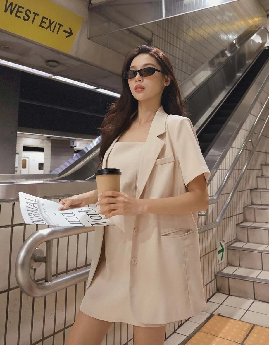 寬版短袖西裝外套(附墊肩)