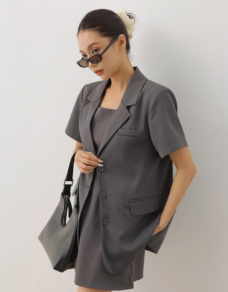 寬版短袖西裝外套(附墊肩)