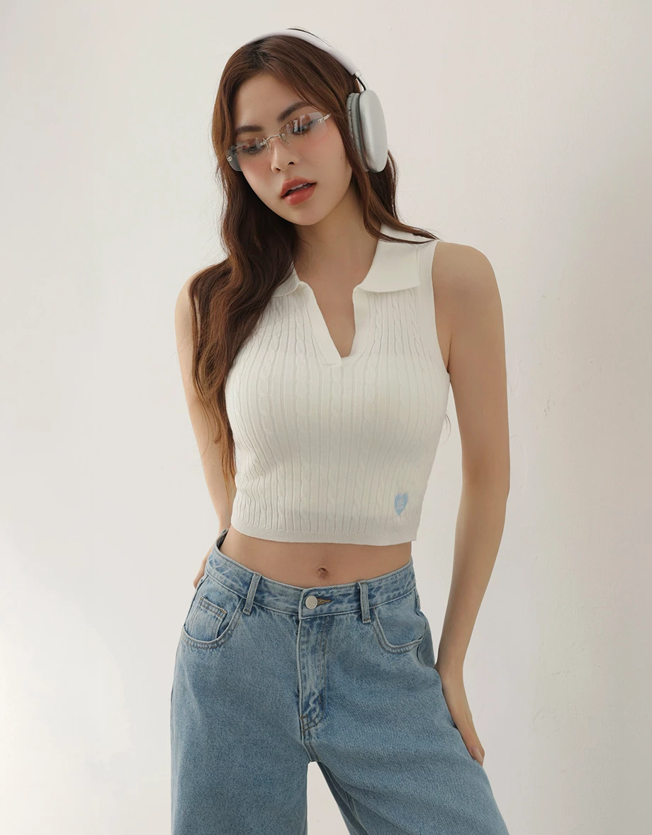 V型翻領愛心刺繡麻花羅紋短版針織背心