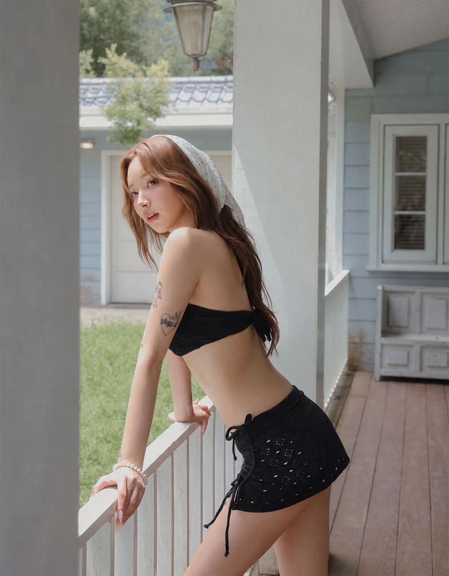 【PyunA.聯名】多WAY皺褶綁帶爆乳比基尼 【PyunA.聯名】多WAY皺褶綁帶爆乳比基尼