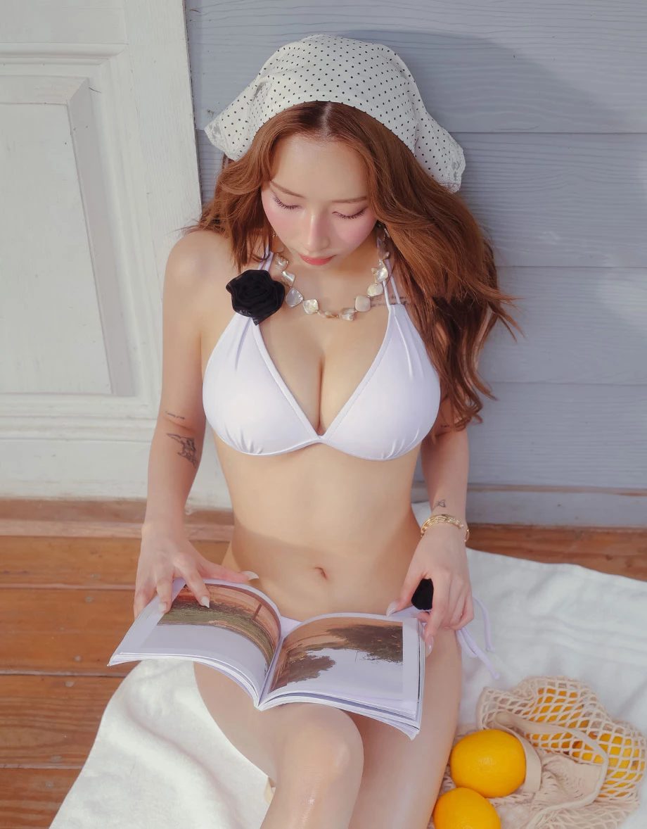 【PyunA.聯名】玫瑰胸花雙側綁帶低腰泳褲