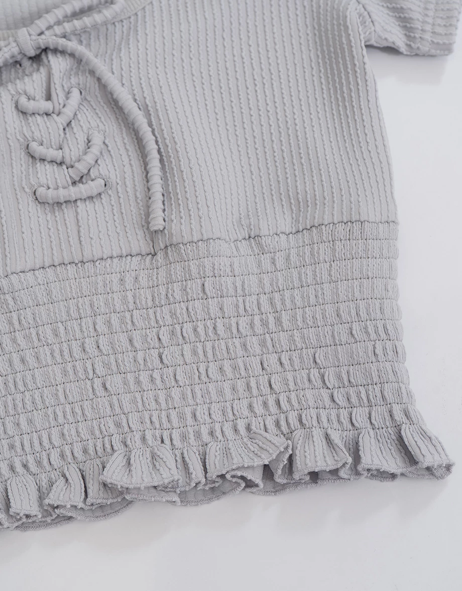 U領綁帶荷葉邊縮褶拼接羅紋短袖短版上衣