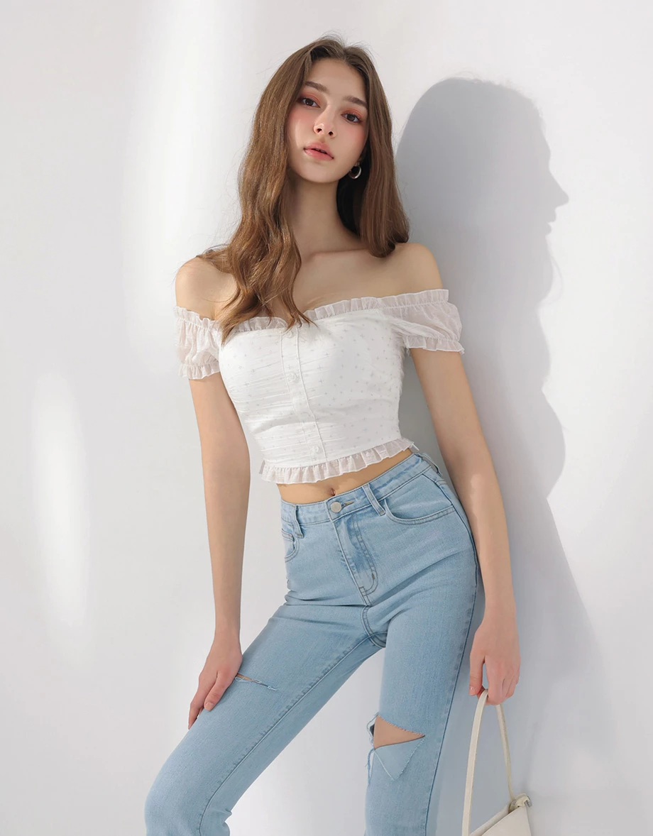 一字領荷葉邊澎袖星星緹花排扣短版上衣(附胸墊)