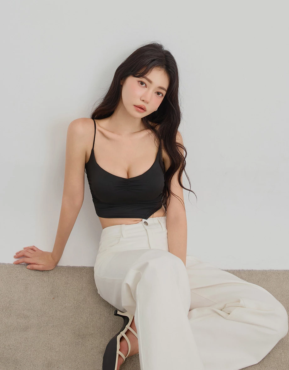 【AIRY COOL】Asymmetric Hem V Neck Spaghetti Strap Ruched Padded Cami Bra Top