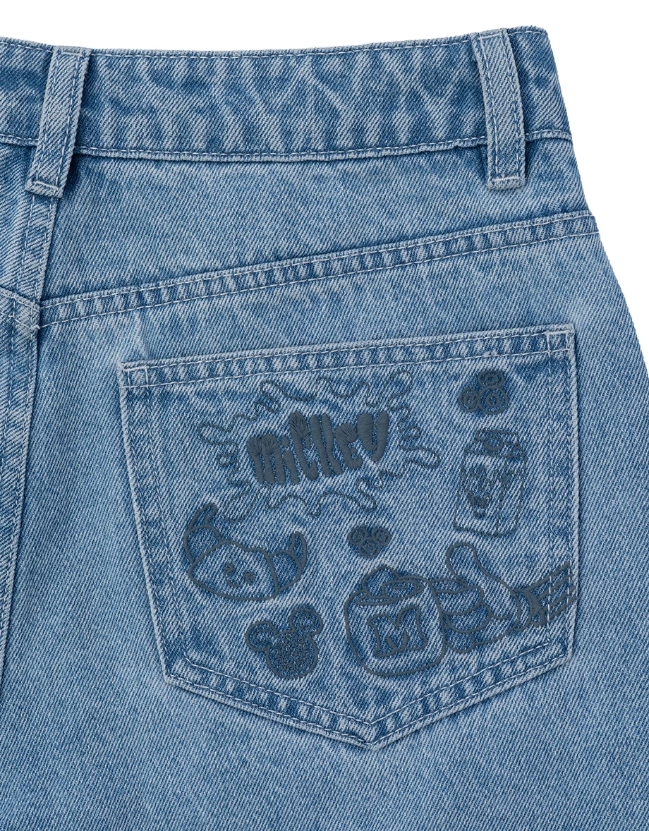 【迪士尼系列】後口袋刺繡中腰水洗牛仔寬褲 【迪士尼系列】後口袋刺繡中腰水洗牛仔寬褲