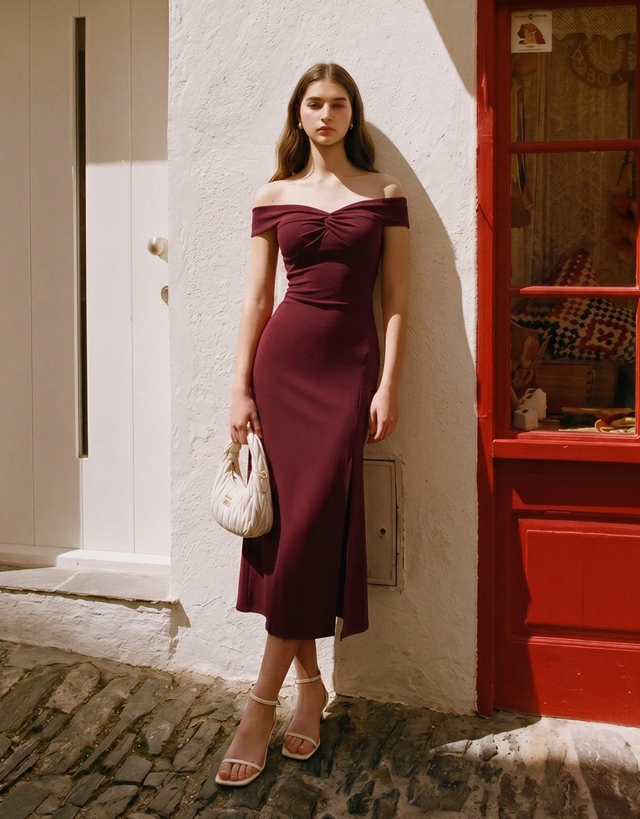 一字領交叉扭結側開衩合身長洋裝(附胸墊)