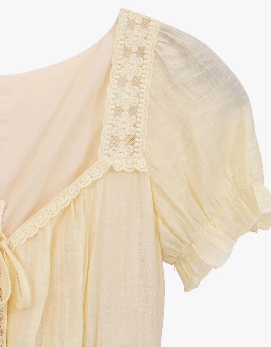 Sweetheart Neckline Tie Front Lace Trim Puff Sleeve Romper Sweetheart Neckline Tie Front Lace Trim Puff Sleeve Romper