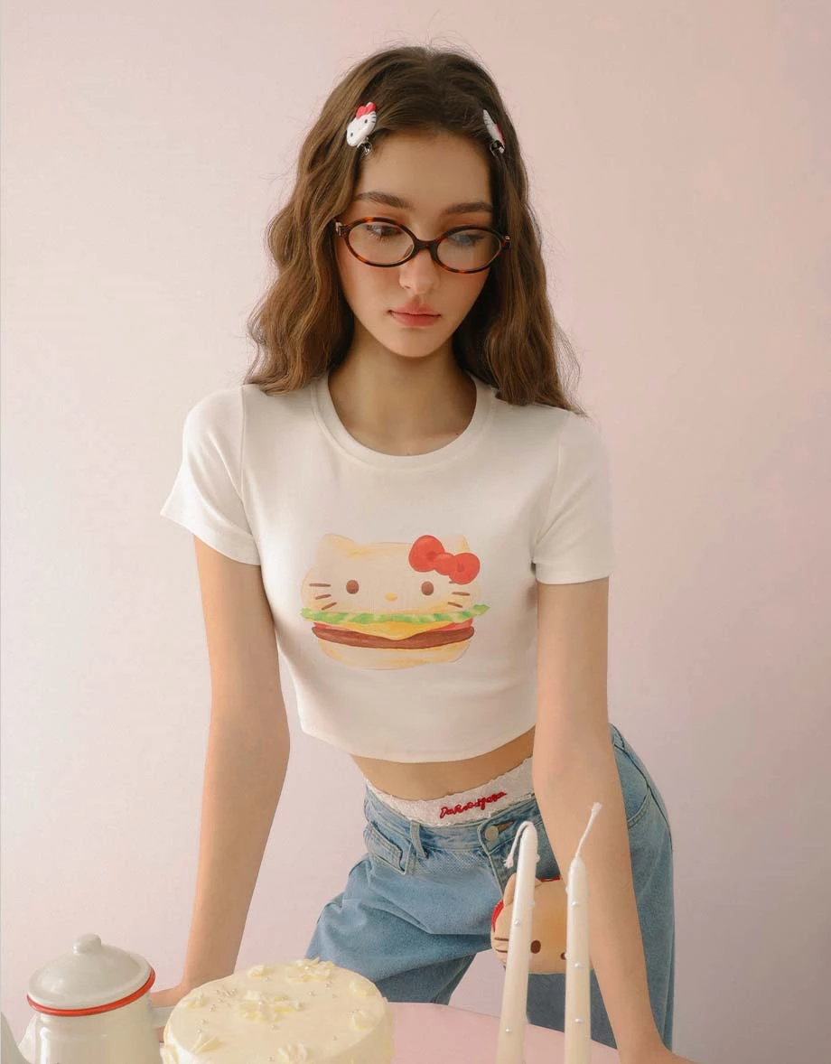 【Hello Kitty聯名】美味漢堡凱蒂貓圓領短袖短版TEE