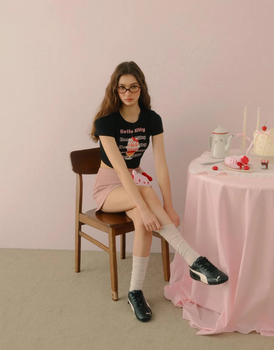 【Hello Kitty聯名】櫻桃聖代凱蒂貓圓領短袖短版TEE