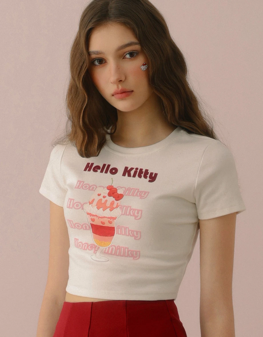 【Hello Kitty聯名】櫻桃聖代凱蒂貓圓領短袖短版TEE